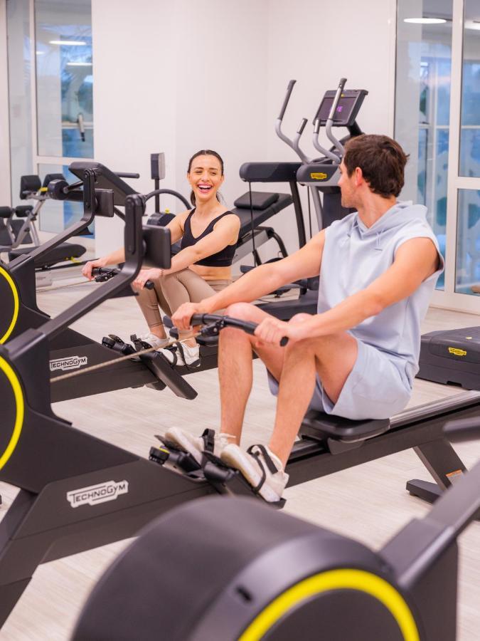 Hotel The View Bouznika Exteriér fotografie A rowing machine