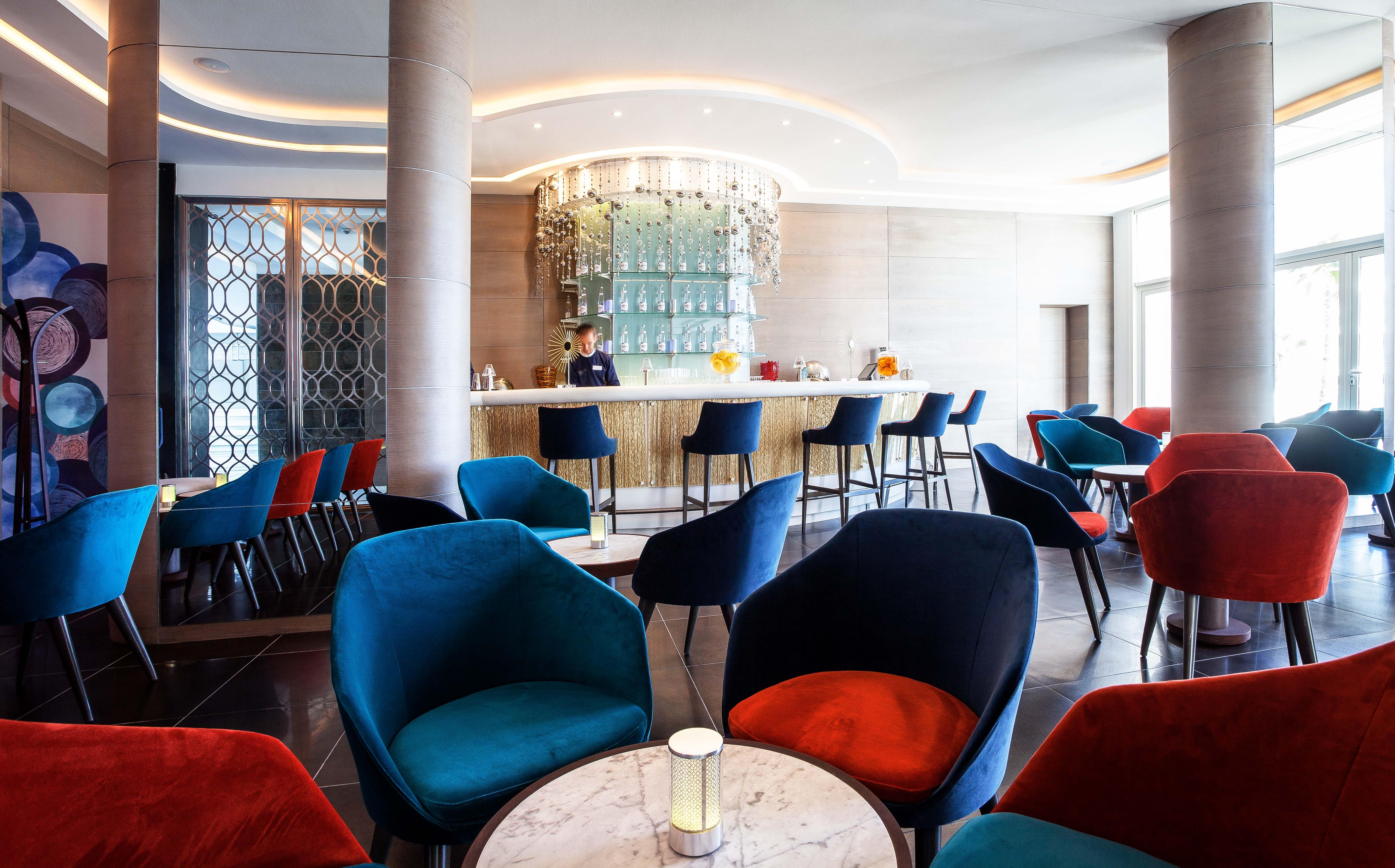 Hotel The View Bouznika Exteriér fotografie The bar at the 101 lounge